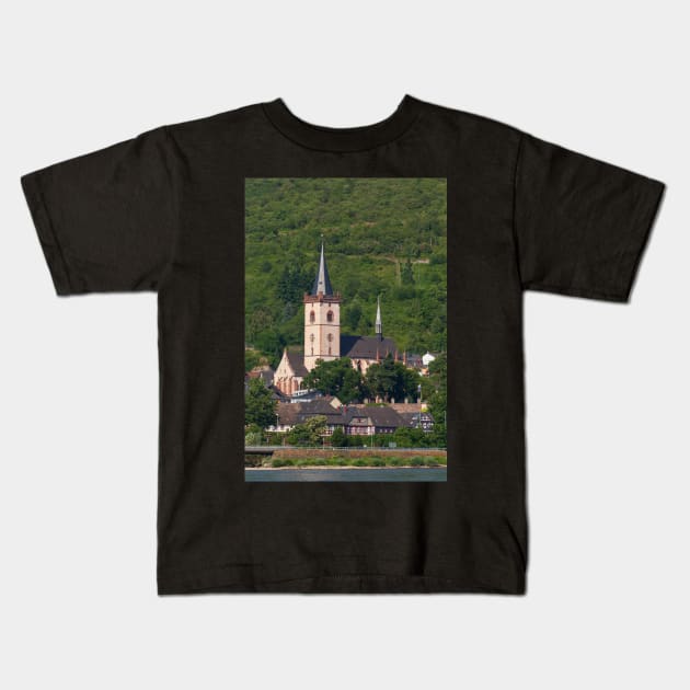 Old town, church, Lorch, Rhineland-Palatinate, Germany, Rhine, Middle Rhine Kids T-Shirt by Kruegerfoto